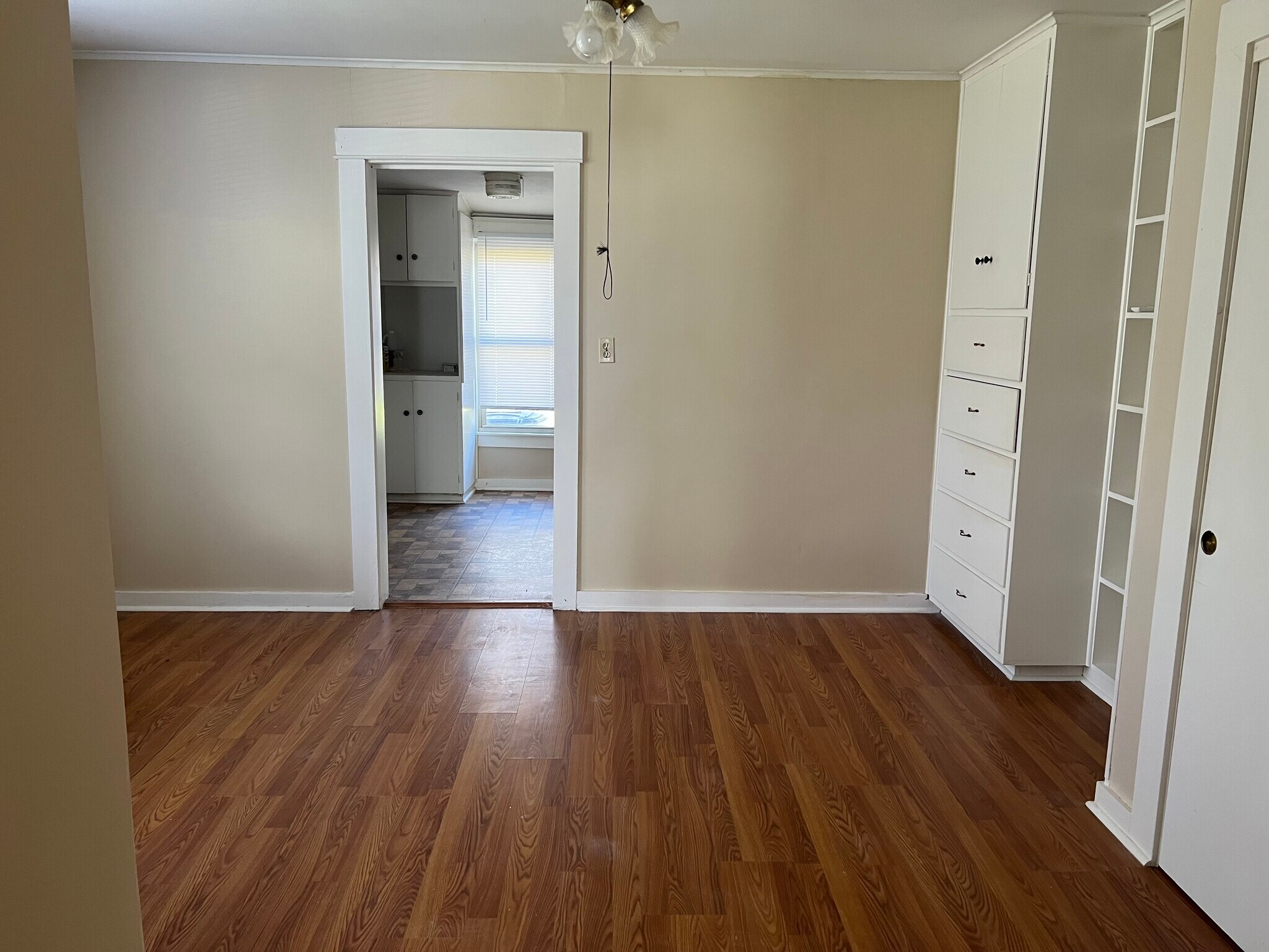 Bedroom - 208 E Twohig Ave