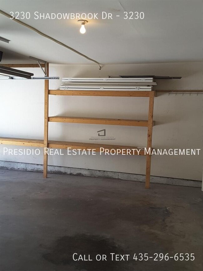 Building Photo - 3230 N Shadowbrook Dr