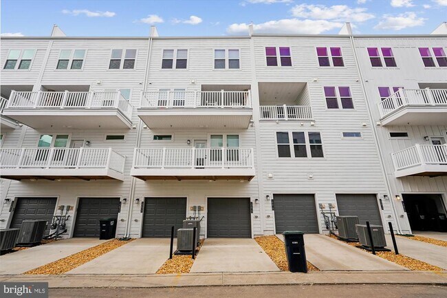 Building Photo - 19820 Lavender Dust Sq