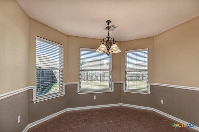 Building Photo - 5610 Alexandria Dr
