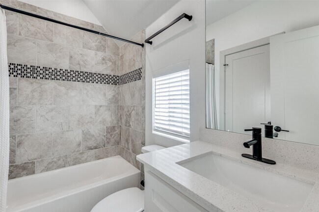 Building Photo - 2609 La Altura Ln