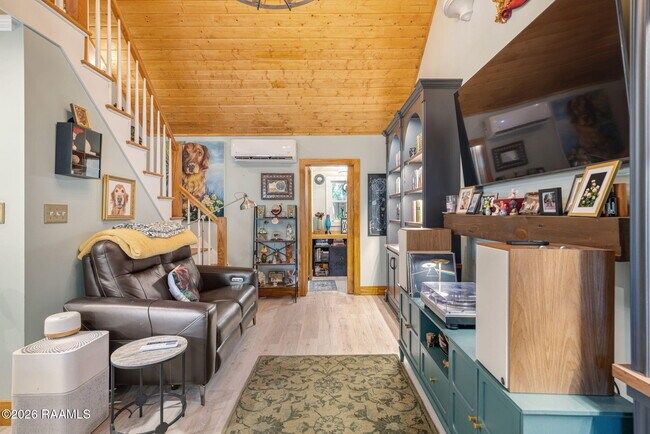 Building Photo - 325 Alice Dr