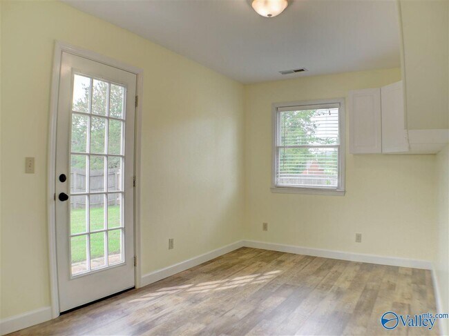 Building Photo - 109 Marysa Dr