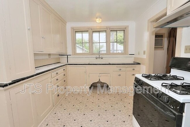 Building Photo - 2506 S Street