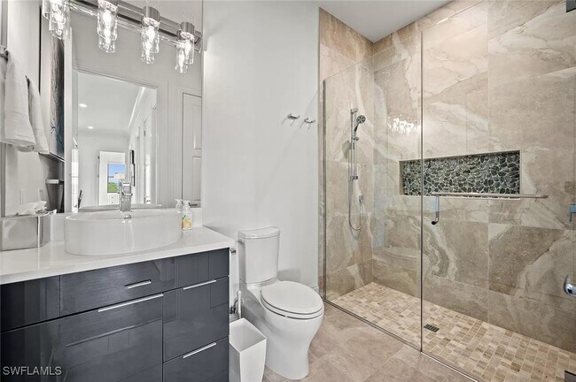 Building Photo - 5758 Riverside Dr