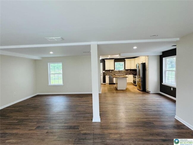 Building Photo - 2671 Levans Rd