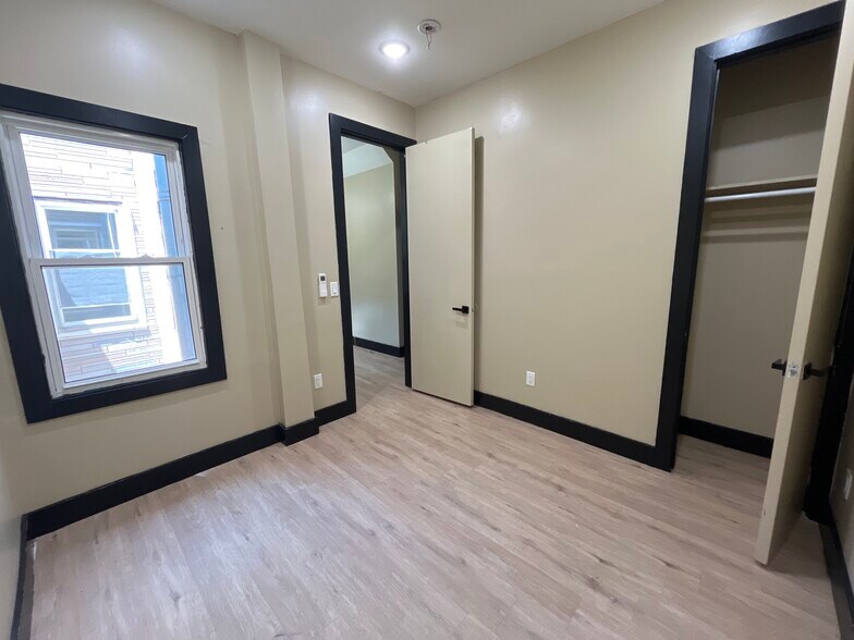 Second bedroom - 948 Westside Ave