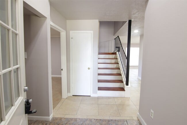 Building Photo - 10426 Cedar Towne Ln