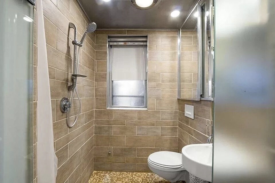 Building Photo - 609 Massachusetts Ave