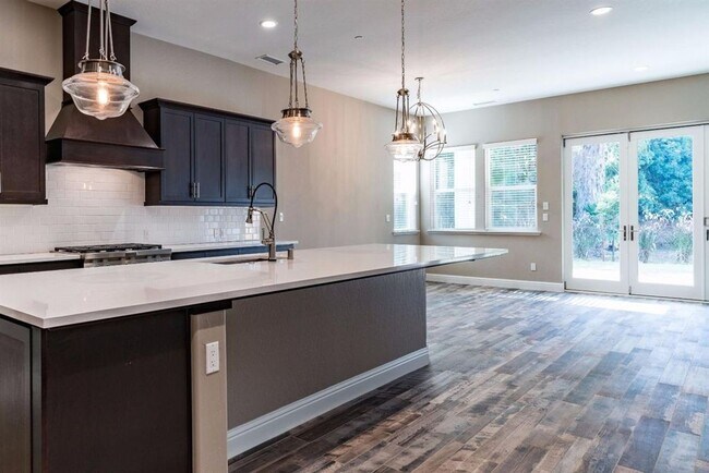 Building Photo - Custom Granville Built Home for Rent in Ol...