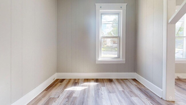 Building Photo - Clark / Fulton Area - 3 Bedrooms - 1 Bath - Single Family Home