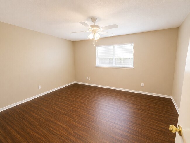 Building Photo - 22413 Tree House Ln