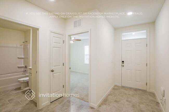 Building Photo - 565 Seaspray Dr