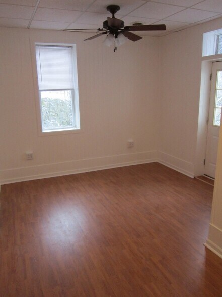 Building Photo - 168 N Lancaster St