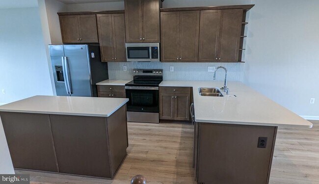 Building Photo - 9376 Tanfield Dr