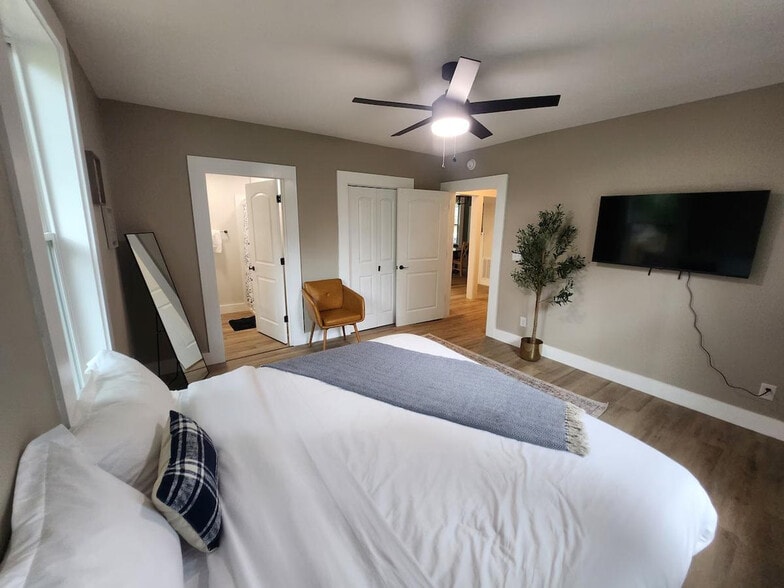 Building Photo - 203 Brockman Ave