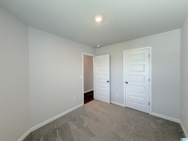 Building Photo - 174 Hill Ln