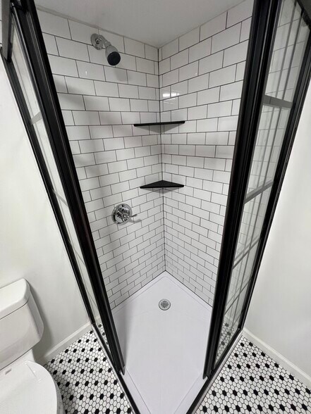 Shower in private bathroom - 116 Cumberland Ct