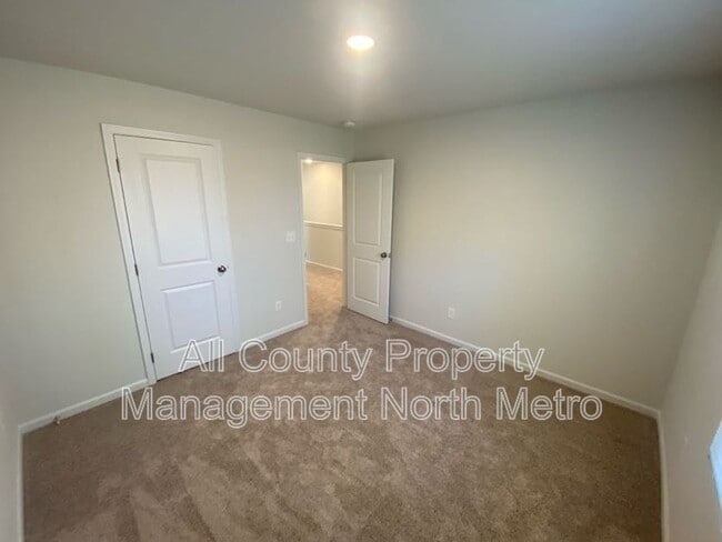 Building Photo - 185 Springwood Ln