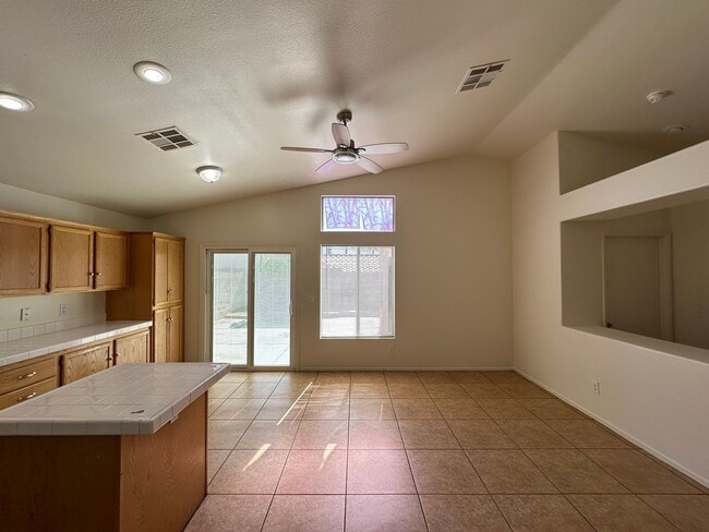 Building Photo - Montclaire Ridge