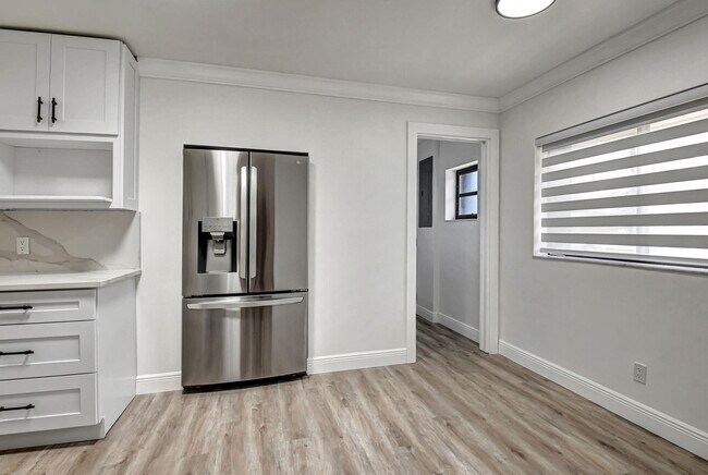 Building Photo - 4705 Fountains Dr S