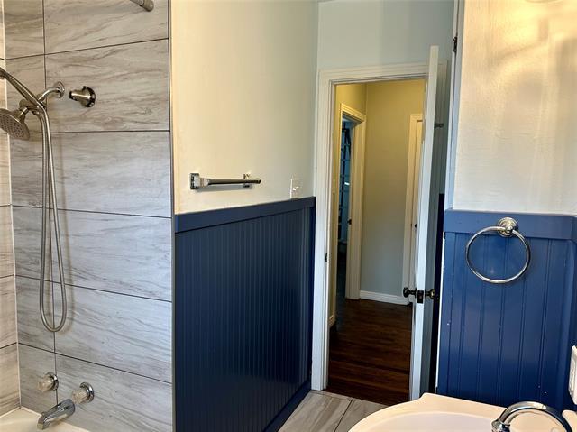 Building Photo - 211 Country Club Rd