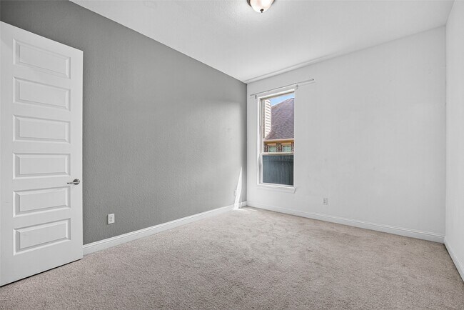 Building Photo - 13326 Lake Chesdin Rd