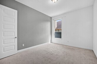 Building Photo - 13326 Lake Chesdin Rd