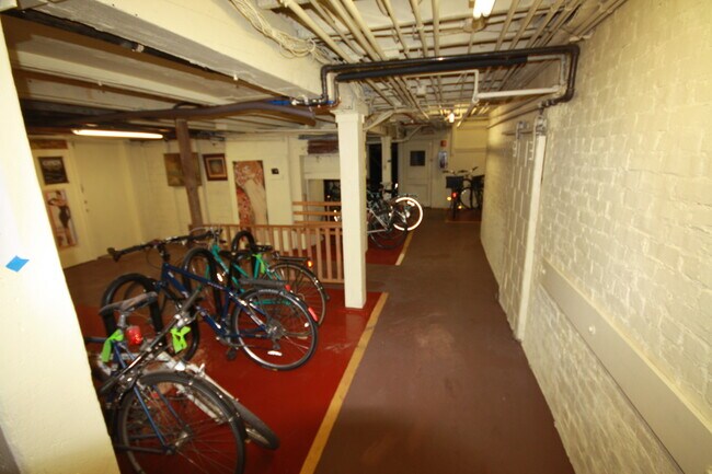 Building Photo - 910 Southeast 37th Avenue