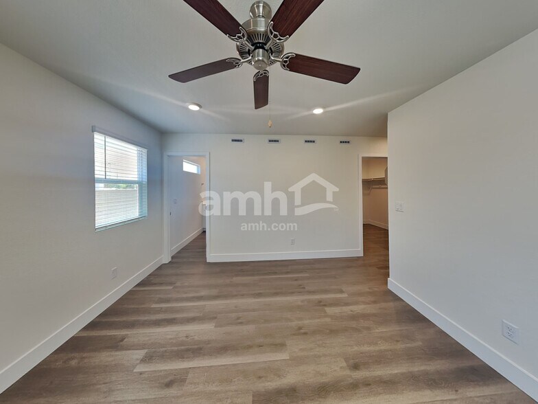 Building Photo - 10367 Bee Balm St