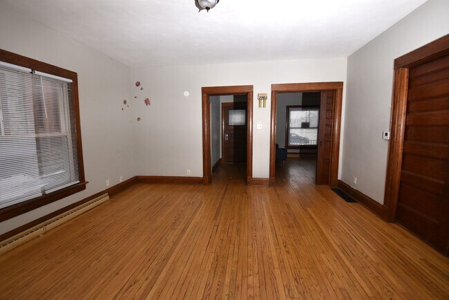 Building Photo - 508 S St Joseph St