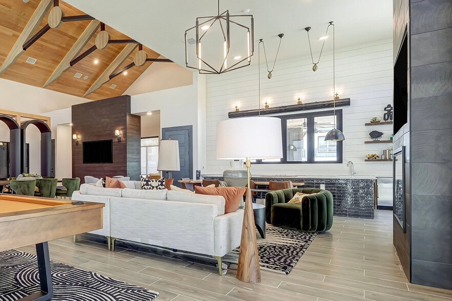 Building Photo - 5005 E Parmer Ln