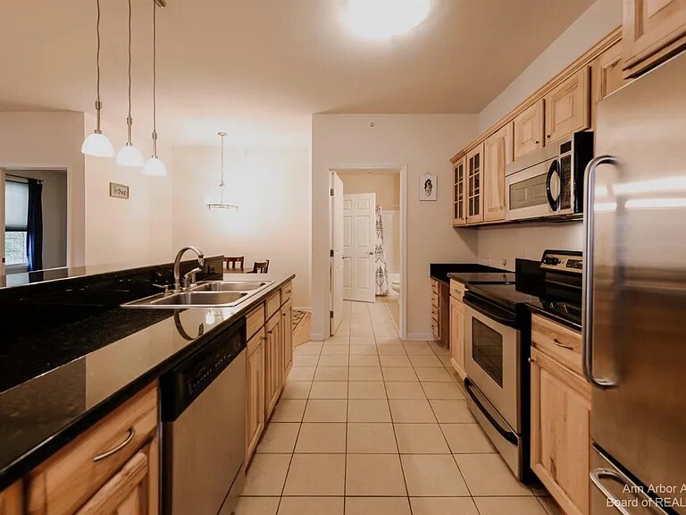 Building Photo - 229 Scio Village Ct