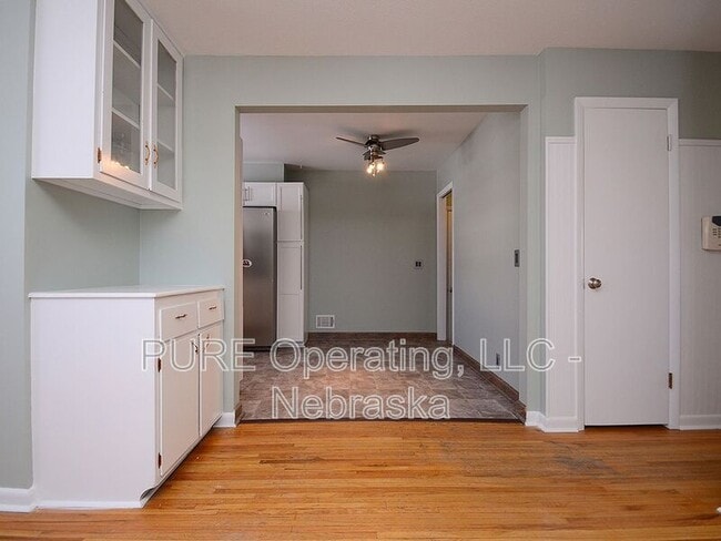 Building Photo - 4921 Bancroft St