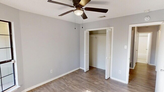 Building Photo - 1619 Leader Dr