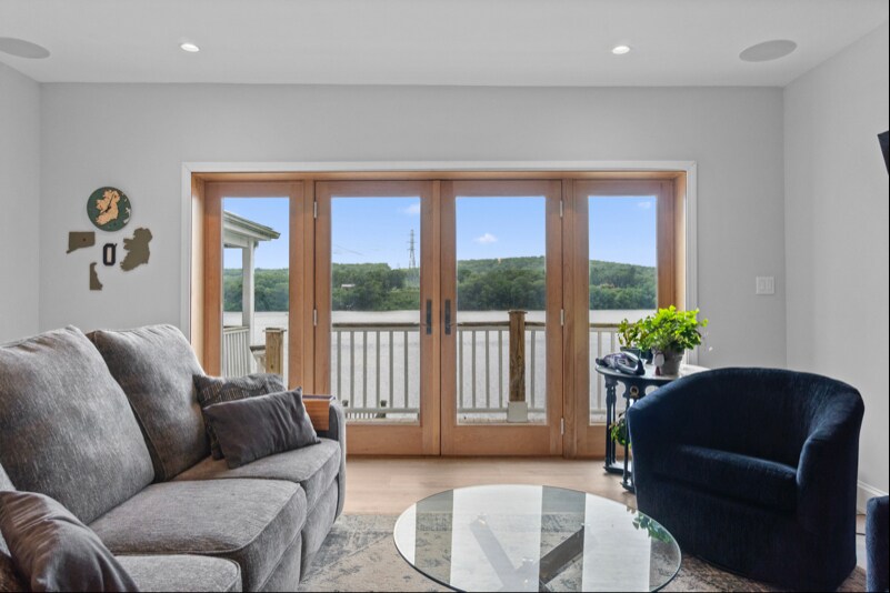 Building Photo - 83 Main St