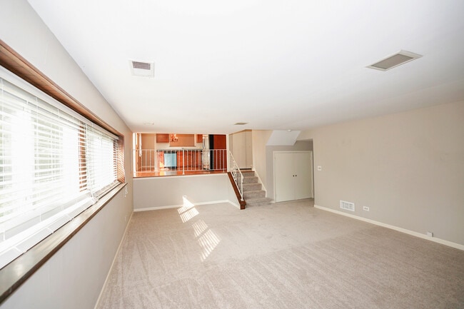 Building Photo - 1329 Stonegate Rd