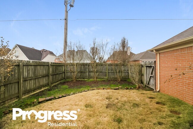 Building Photo - 745 N Sanga Rd
