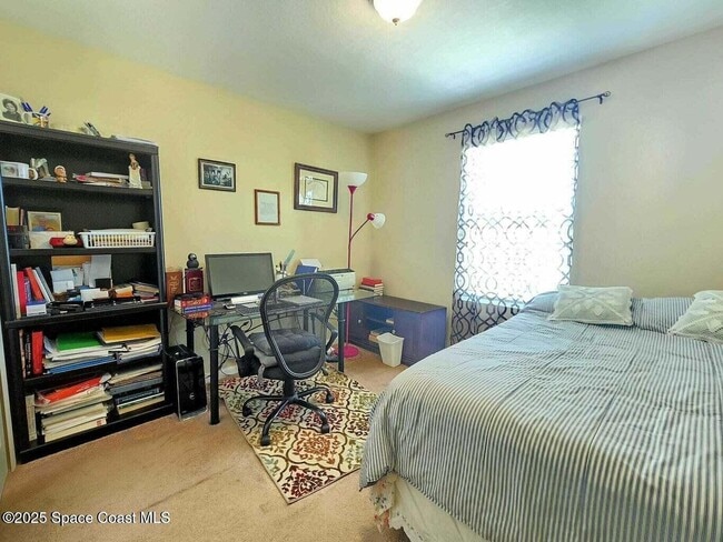 Building Photo - 2735 Revolution St