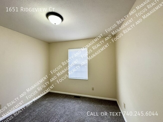 Building Photo - 1651 Ridgeview Ct