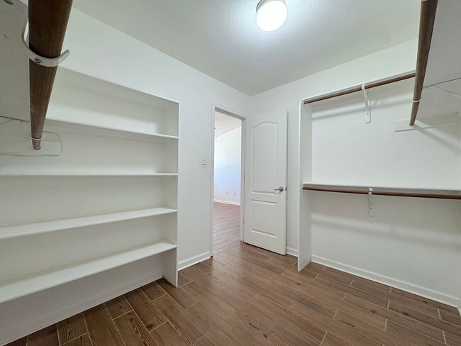 Building Photo - East El Paso 3bed/2bath Refrig A/C & Synthetic Lawn!