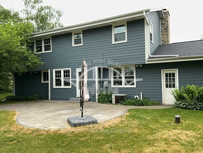 Building Photo - 10128 Rolling Glen Dr