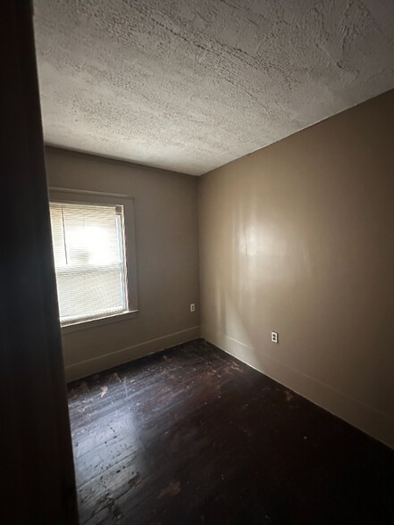 Building Photo - 4087 W Philadelphia St