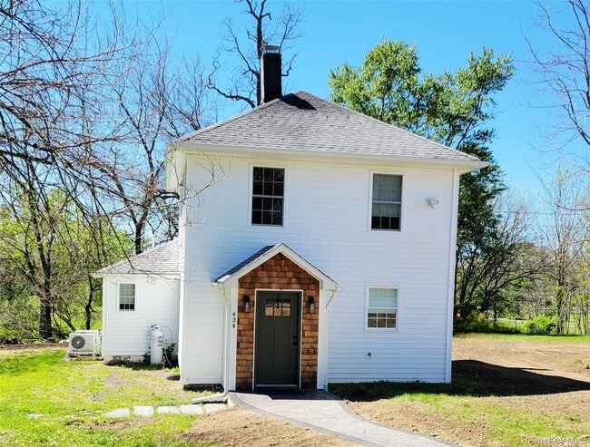 Building Photo - 434 Du Bois Rd