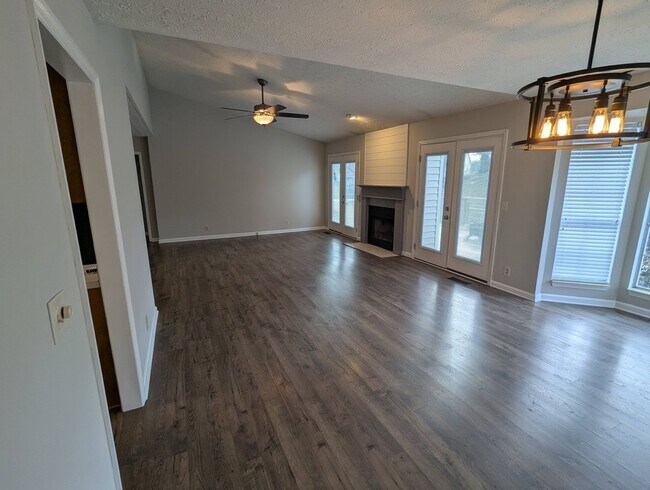 Building Photo - 1403 Cedardale Ct