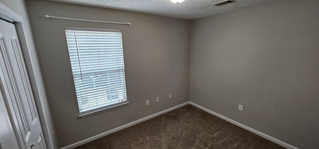 Building Photo - Charming 3 Bedroom, 2.5 Bath Home in Pike County!