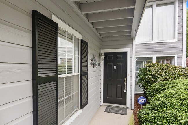 Entrance - 1203 Vicksburg Pl
