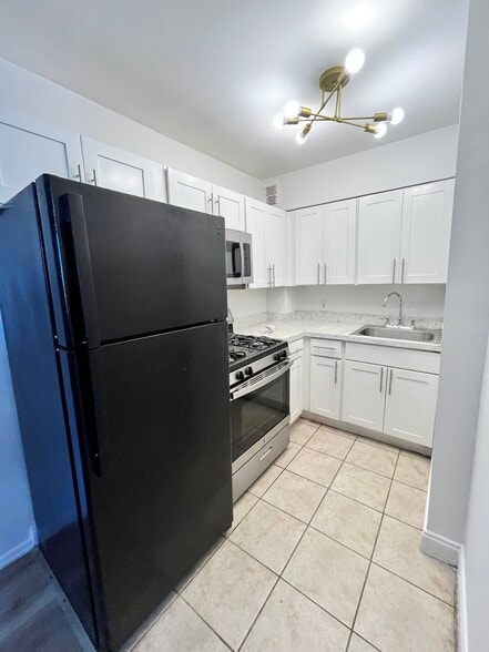 117 Wade St 2G - 121 Wade St