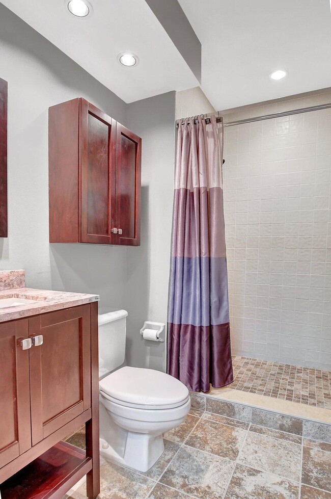 Building Photo - 7520 La Paz Blvd