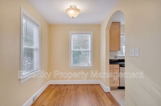Building Photo - 1641 Cherry Ave
